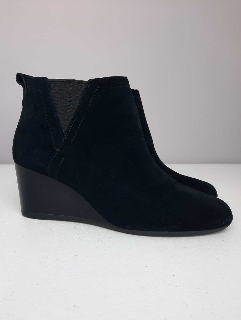Vionic Paloma Black Suede Leather Wedge Ankle Boots size 9.5